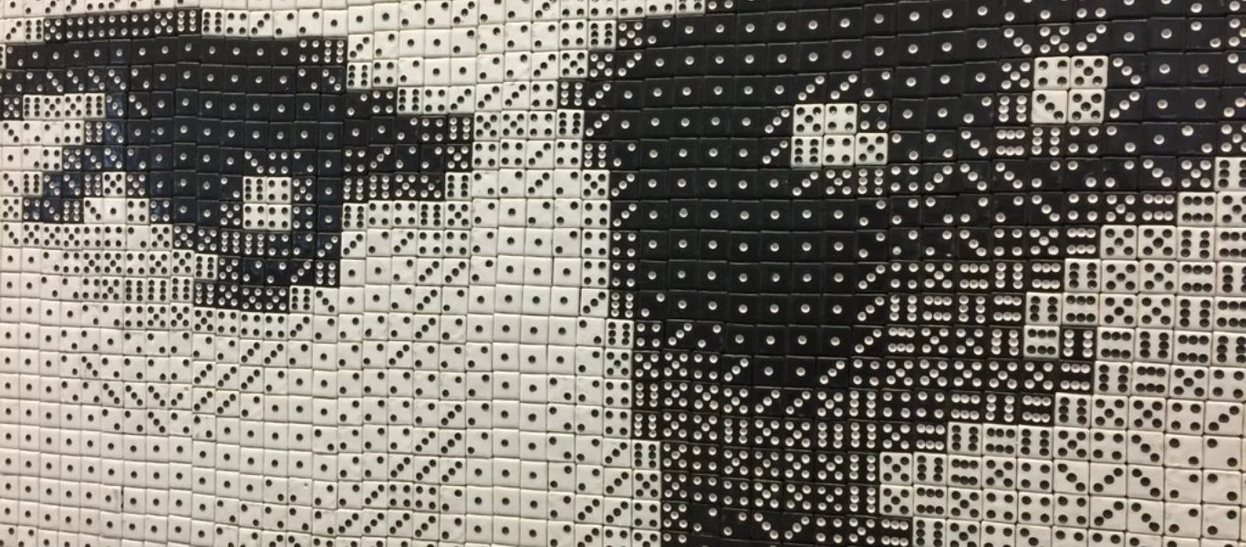 Βρετανία: Εντυπωσιακά πορτραίτα διασημοτήτων φτιαγμένα από... ζάρια (βίντεο)